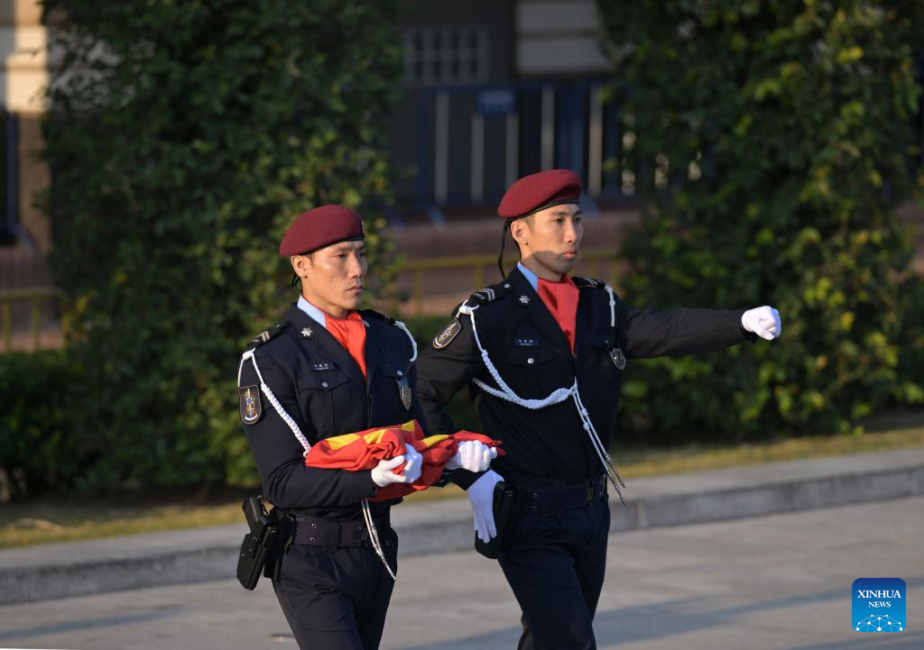 Flag-raising ceremony held to mark 25th anniversary of Macao's return to motherland