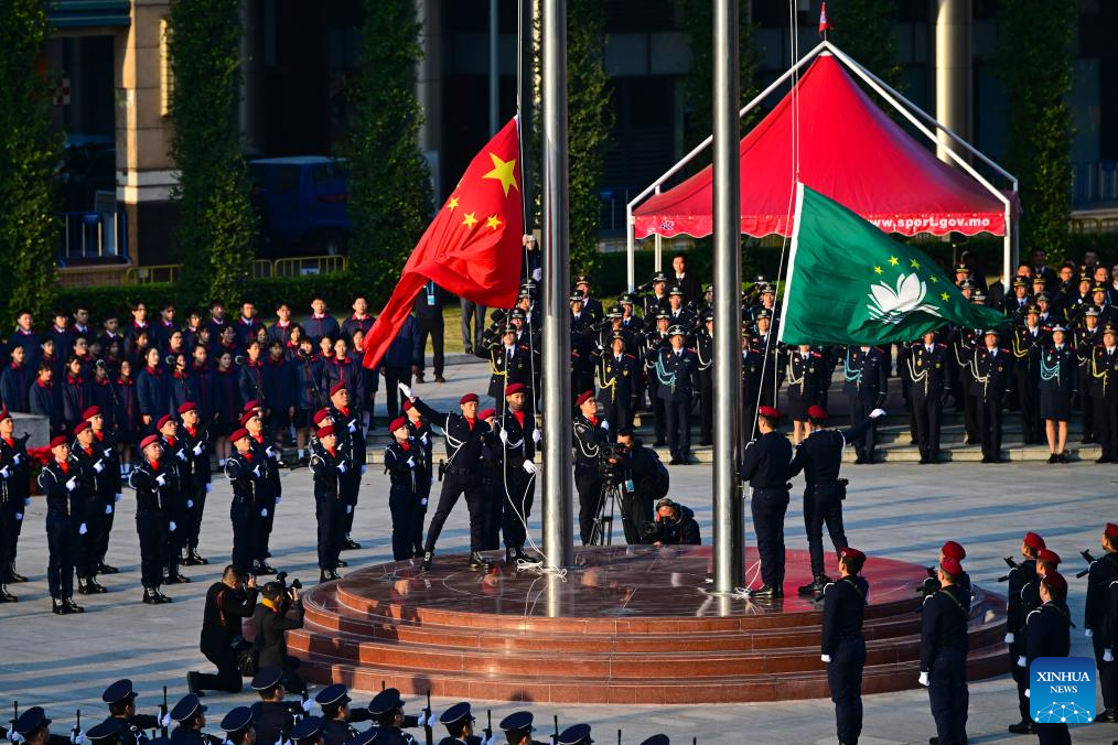 Flag-raising ceremony held to mark 25th anniversary of Macao's return to motherland