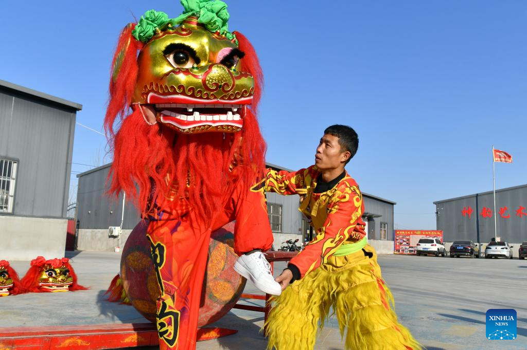 Traditional Chinese art of Cangxian Lion Dance well passed on in Hebei