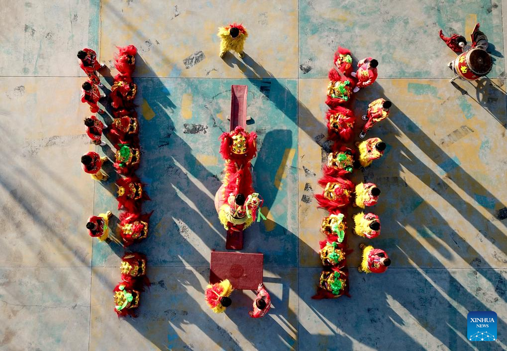 Traditional Chinese art of Cangxian Lion Dance well passed on in Hebei