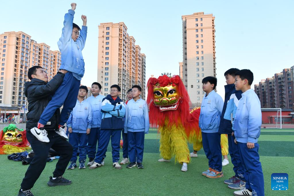 Traditional Chinese art of Cangxian Lion Dance well passed on in Hebei