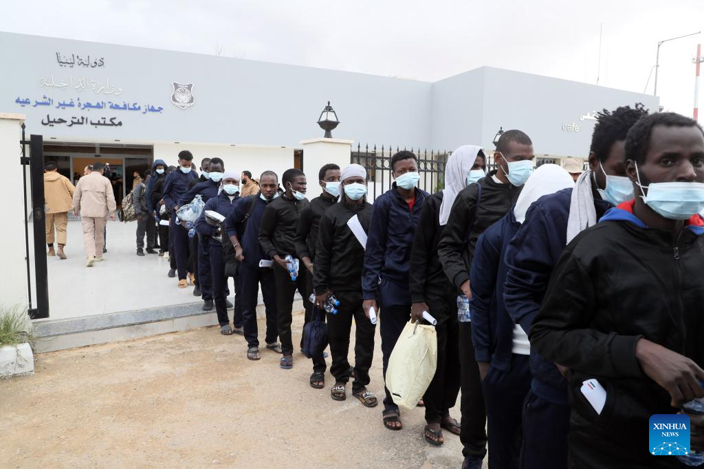 Libya deports migrants to Niger across land border