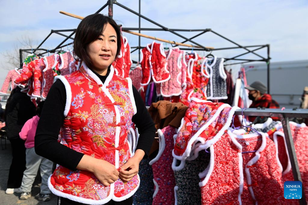 People across China prepare for upcoming New Year 2025