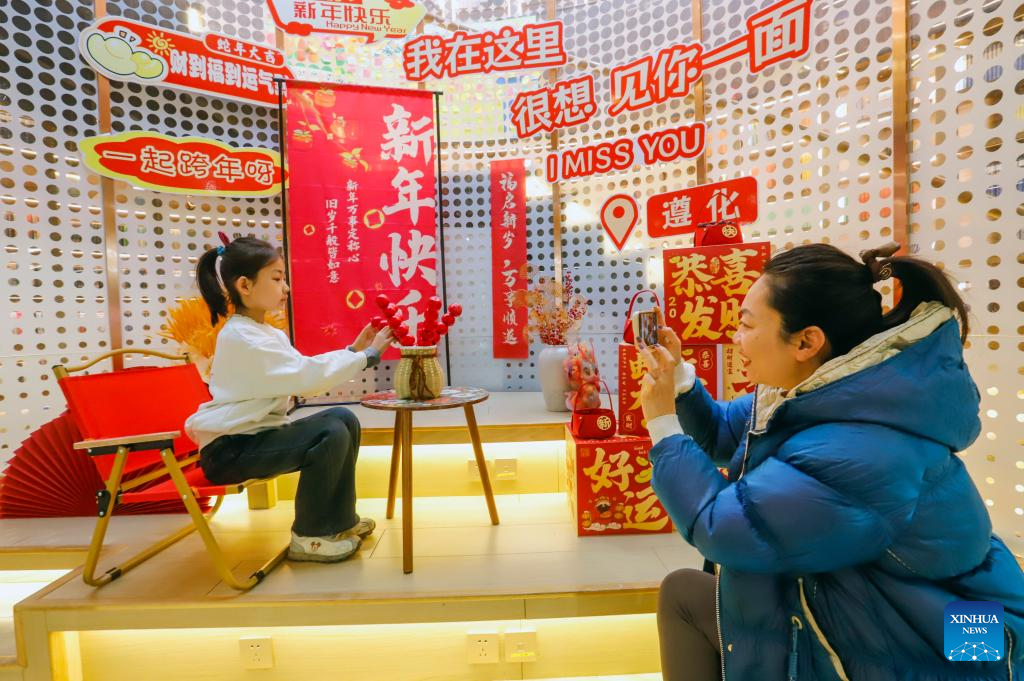 People across China prepare for upcoming New Year 2025