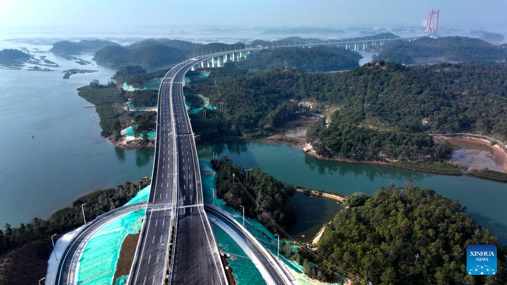 Longest cross-sea bridge in China's Guangxi opens to traffic