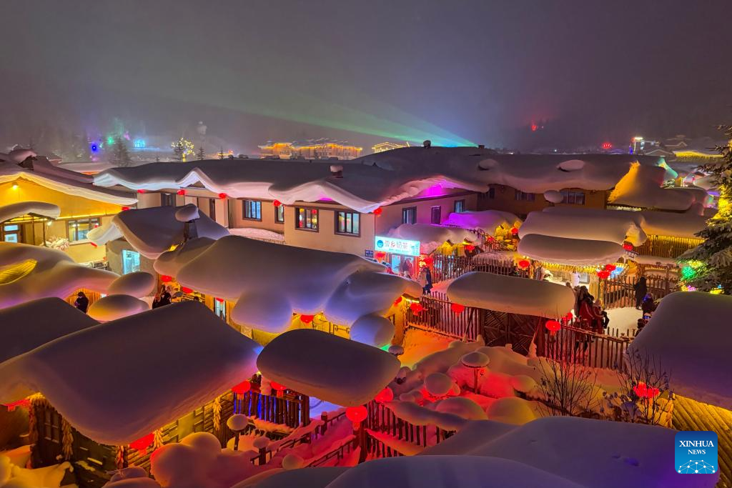 China's snow town scenic area sees peak of tourism