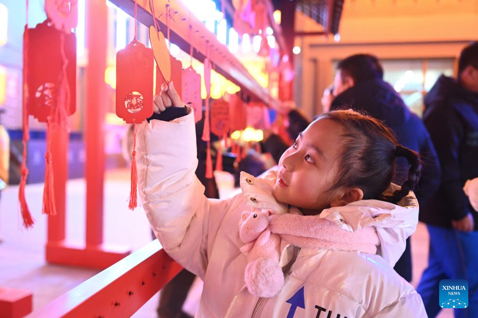 People across China mark last day of 2024