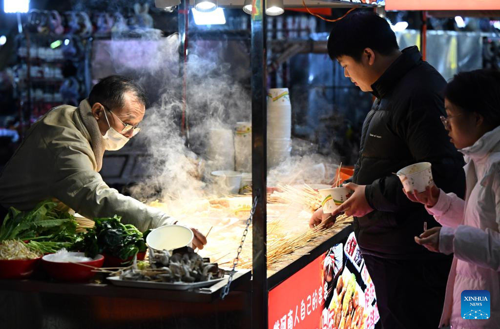 People across China mark last day of 2024