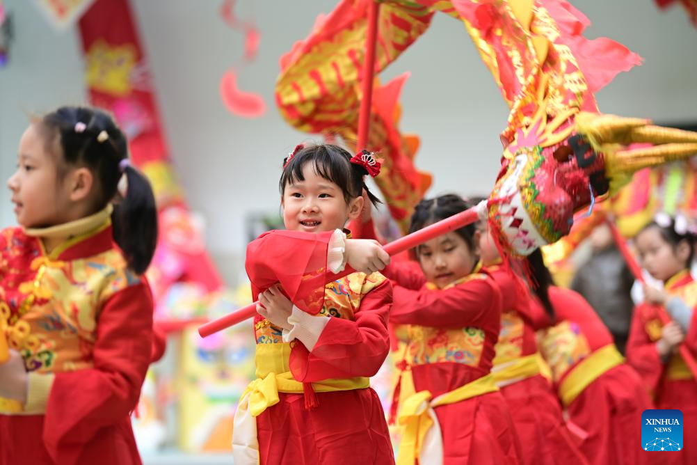 People across China mark last day of 2024