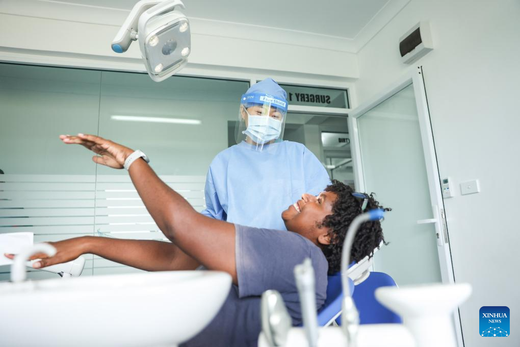 Chinese doctors at front-line service in Vanuatu