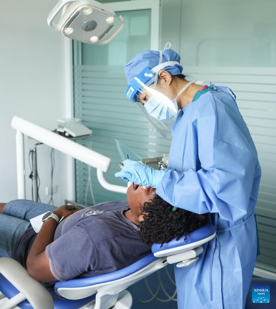 Chinese doctors at front-line service in Vanuatu