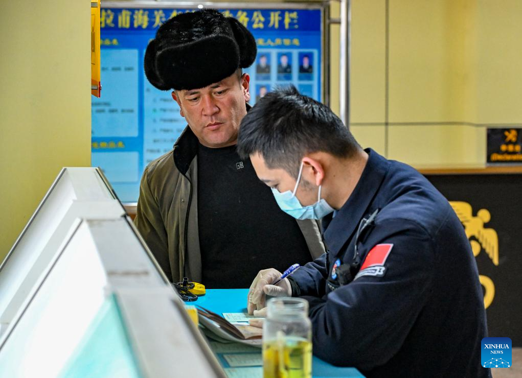 In pics: first working day of 2025 at Khunjerab Pass in China's Xinjiangwo