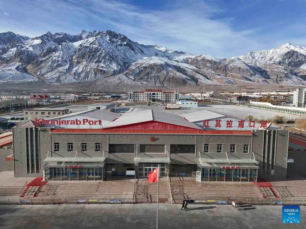 In pics: first working day of 2025 at Khunjerab Pass in China's Xinjiangwo