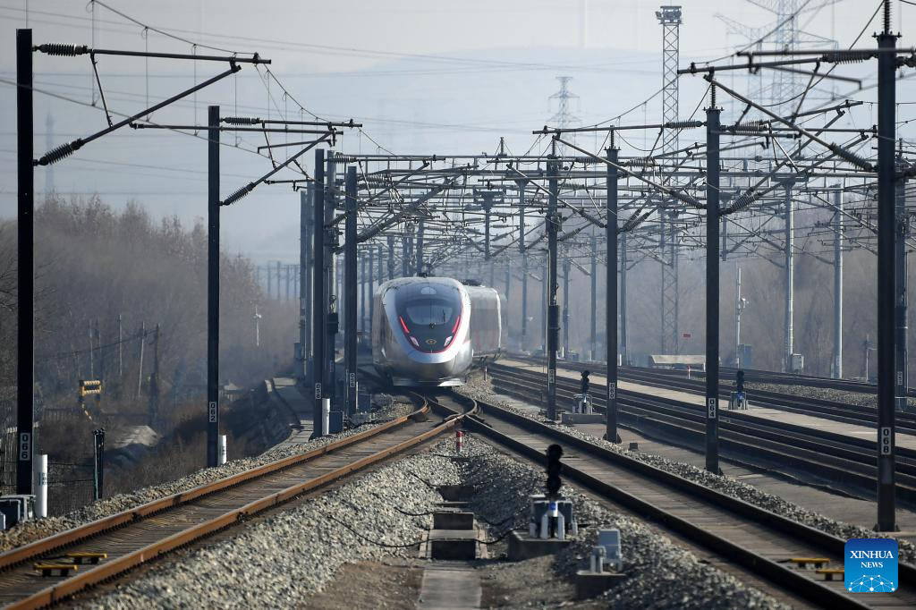 Two direct high-speed rail routes link China's Shaanxi and Hubei with Hong Kong