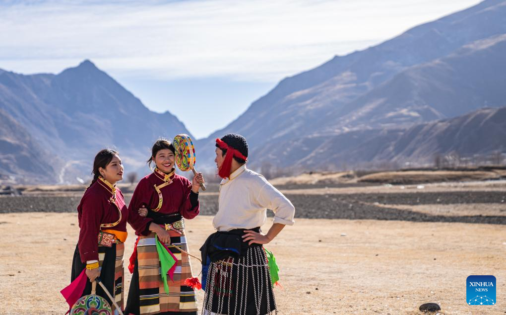 Pic story: inheritor of traditional Reba Dance in Xizang