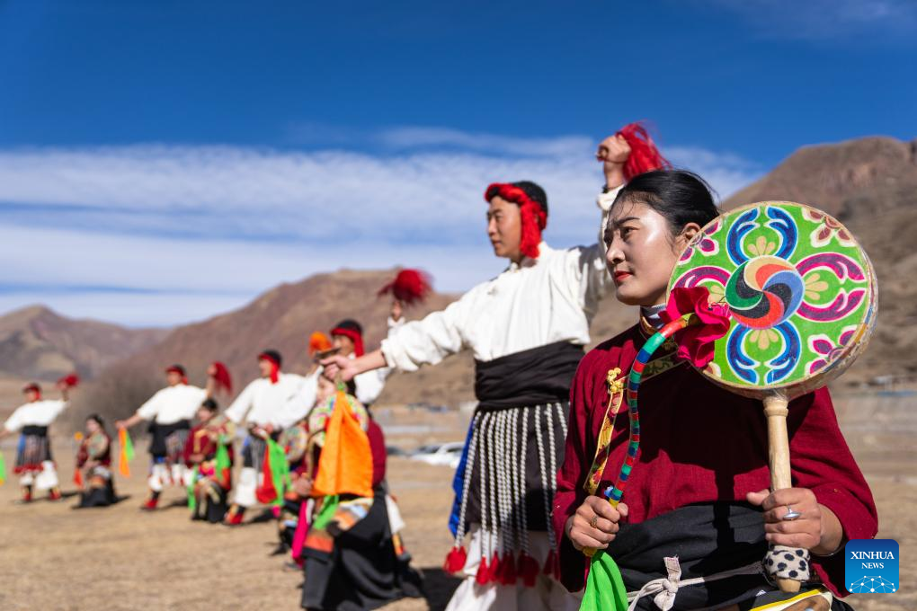 Pic story: inheritor of traditional Reba Dance in Xizang