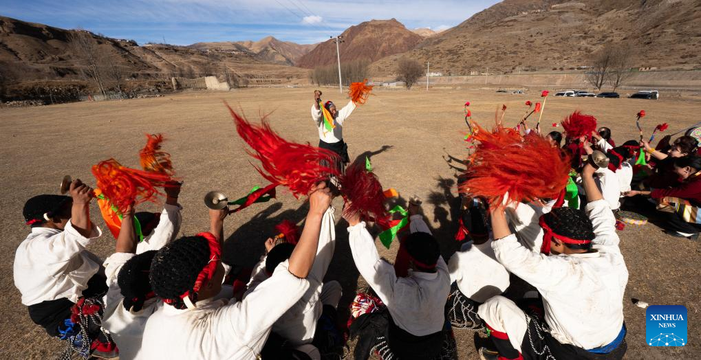 Pic story: inheritor of traditional Reba Dance in Xizang