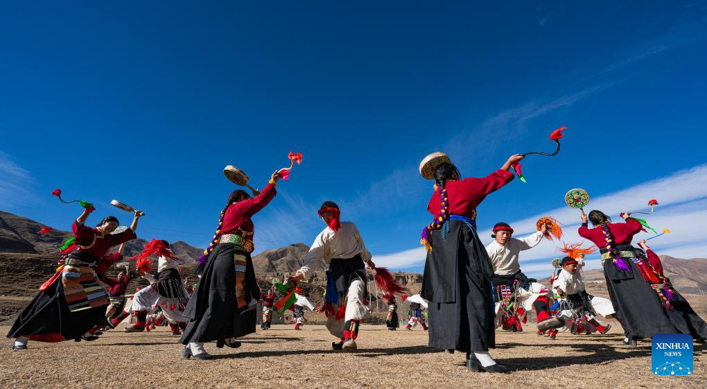 Pic story: inheritor of traditional Reba Dance in Xizang