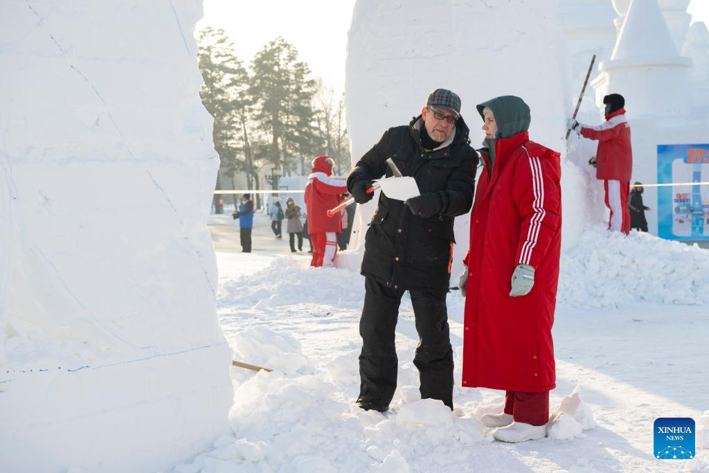 27th Harbin int'l snow sculpture competition kicks off