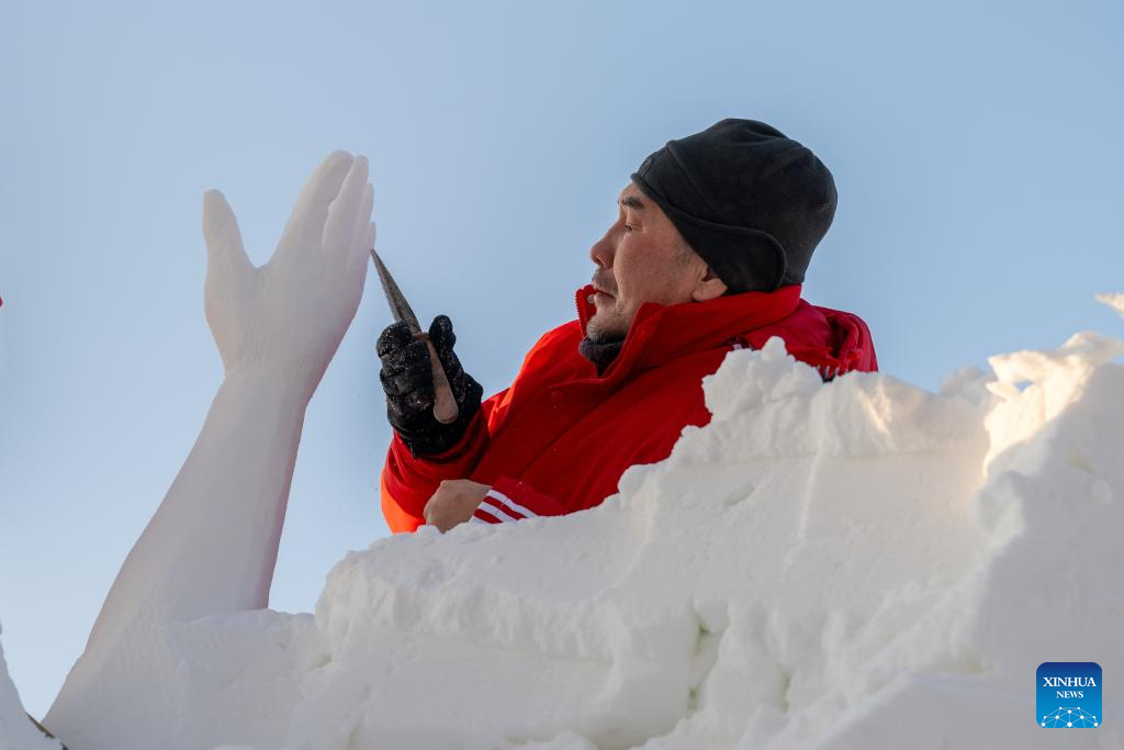 27th Harbin int'l snow sculpture competition kicks off