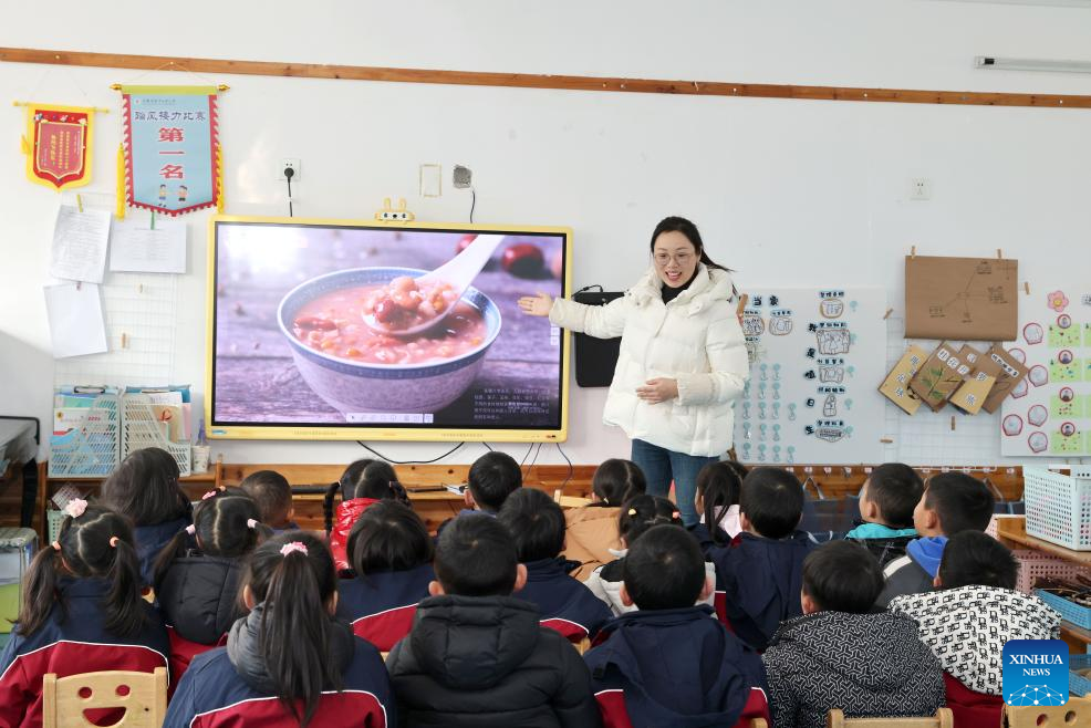 Various activities held across China to welcome upcoming Laba Festival