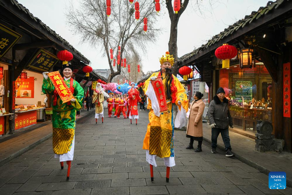 Cultural activities launched to celebrate upcoming Spring Festival in China's Sichuan