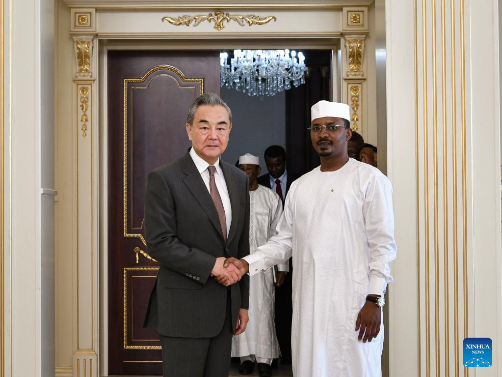 Chadian president meets Chinese FM to advance bilateral cooperation