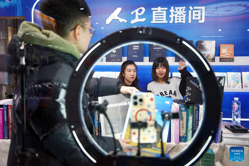 Beijing book fair opens with 400,000 titles on show