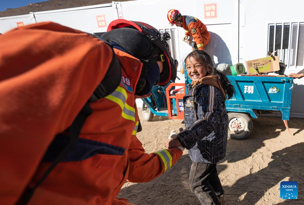 Resettlement work picks up to ensure safe and warm winter in quake-hit Dingri