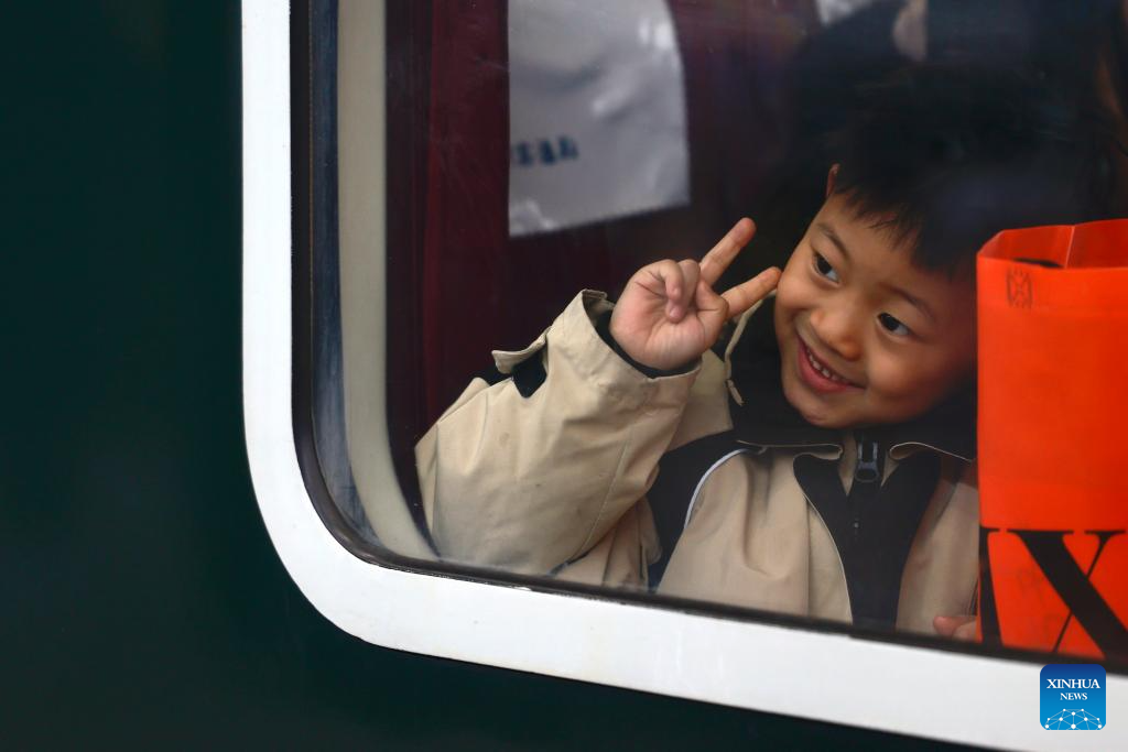 Spring Festival travel rush kicks off in China