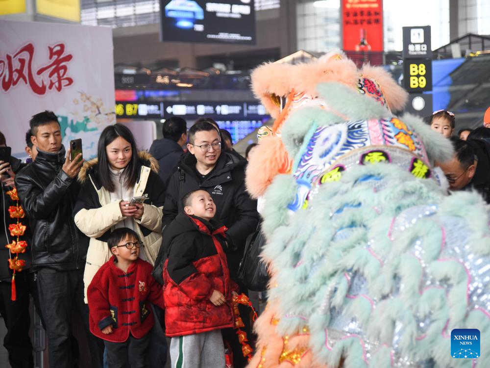 Spring Festival travel rush kicks off in China