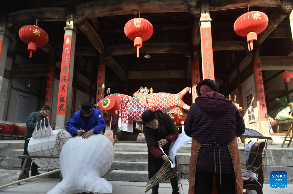 Traditional fish-shaped lanterns embrace new vitality in Shexian, E China