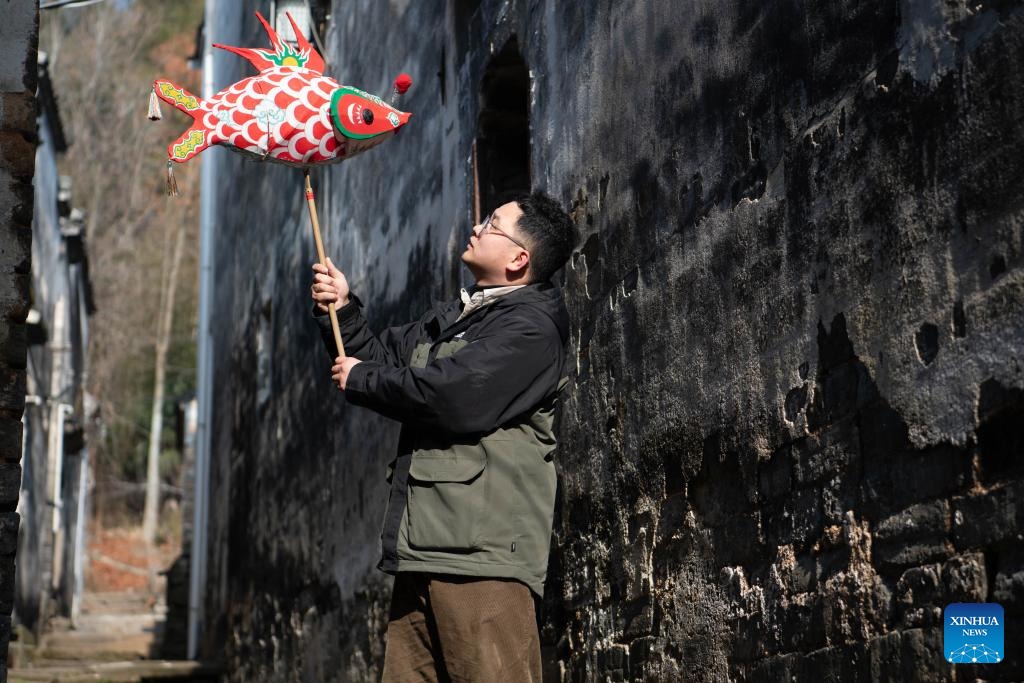 Traditional fish-shaped lanterns embrace new vitality in Shexian, E China