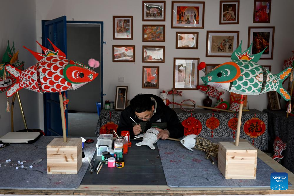 Traditional fish-shaped lanterns embrace new vitality in Shexian, E China