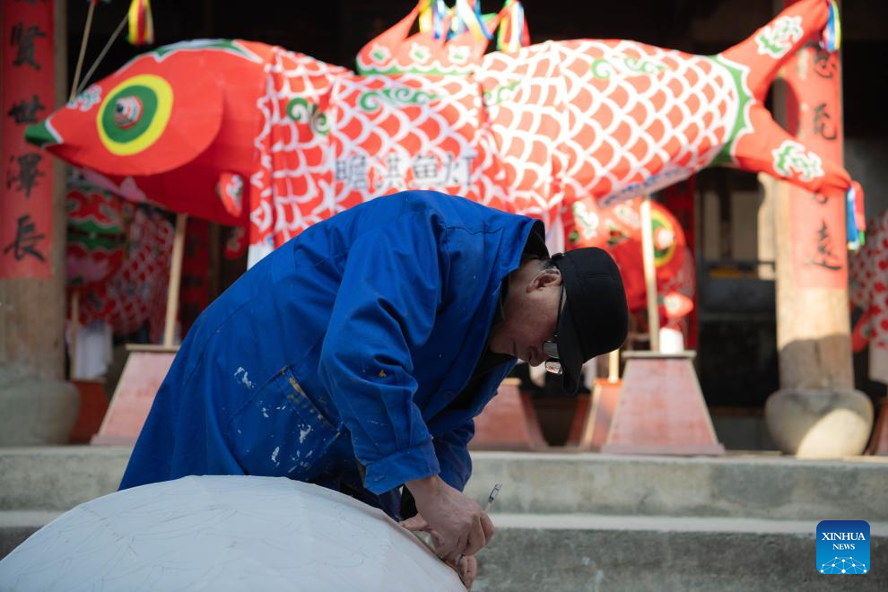 Traditional fish-shaped lanterns embrace new vitality in Shexian, E China