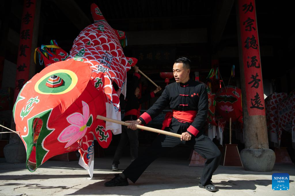 Traditional fish-shaped lanterns embrace new vitality in Shexian, E China