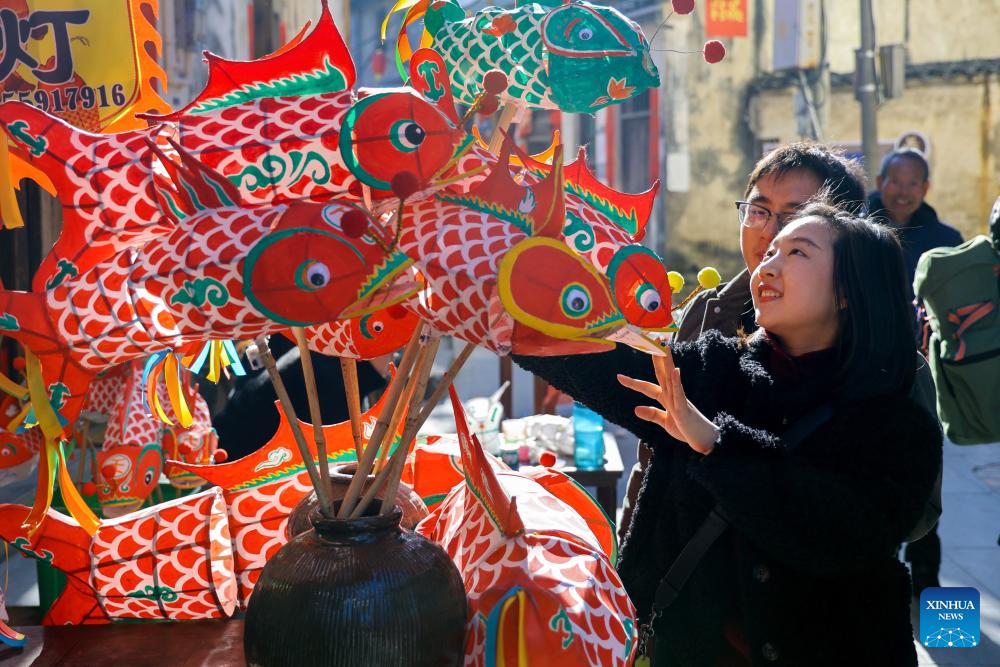 Traditional fish-shaped lanterns embrace new vitality in Shexian, E China