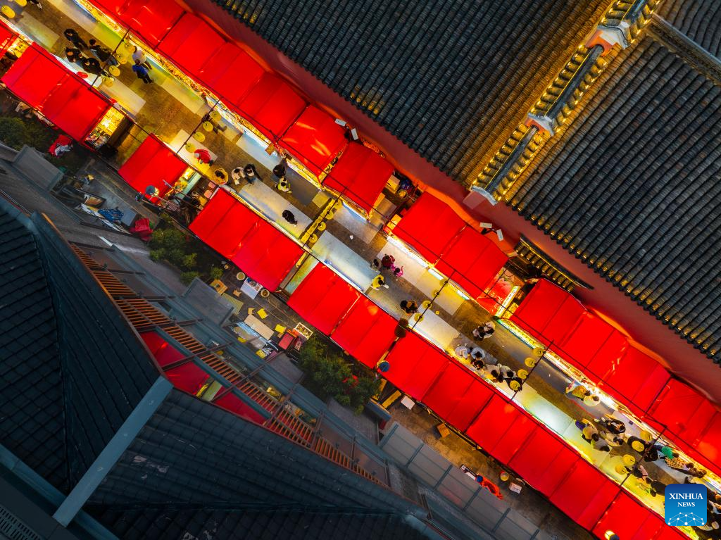 Lanterns, light installations arranged across China for upcoming Spring Festival