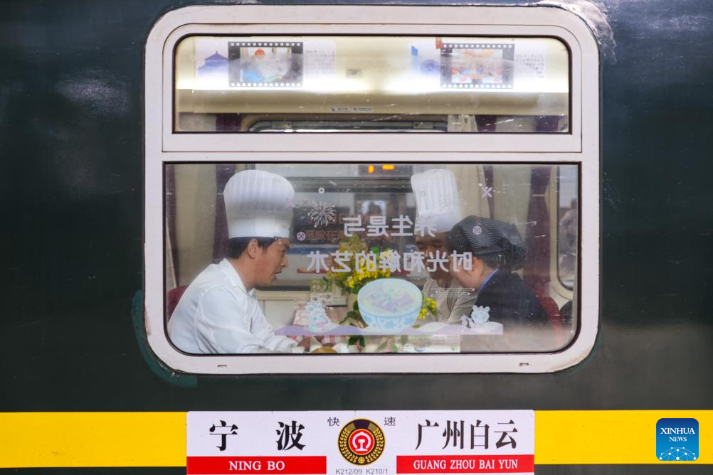 China Railway Shanghai Bureau enhances passenger experience during Spring Festival travel rush