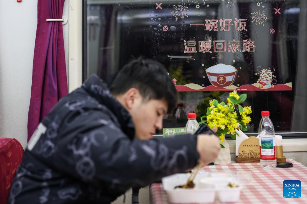 China Railway Shanghai Bureau enhances passenger experience during Spring Festival travel rush