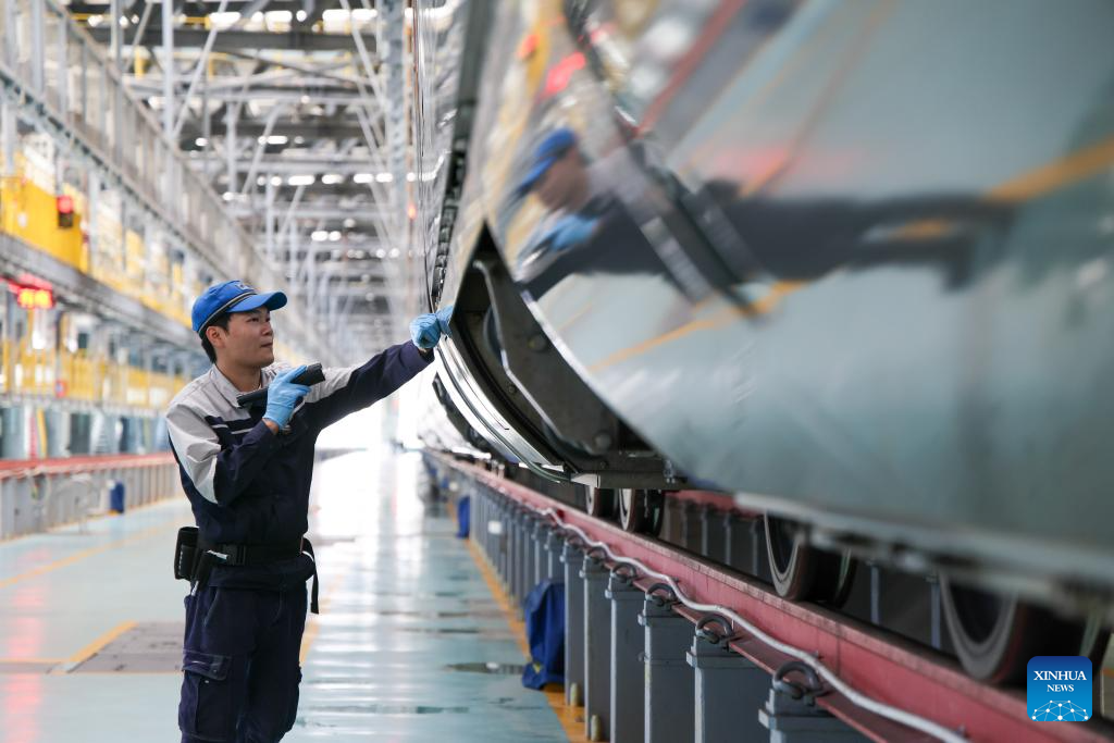 Intelligent technology used for maintenance of high-speed trains during Spring Festival travel rush