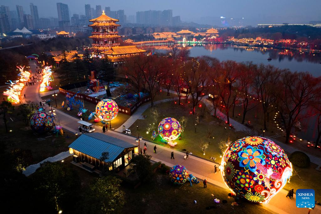 2025 Chang'an Lantern Festival opens in Xi'an