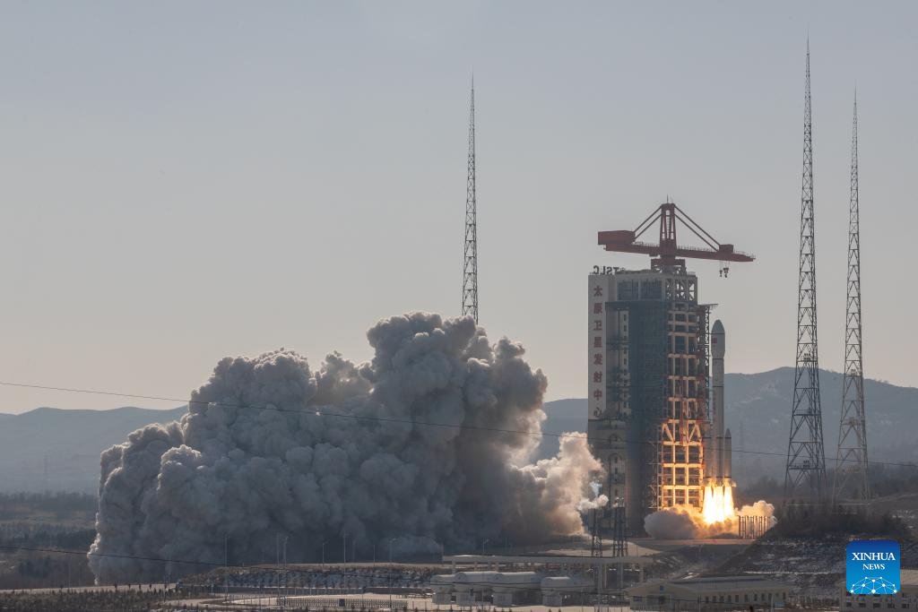 China successfully launches new satellite group