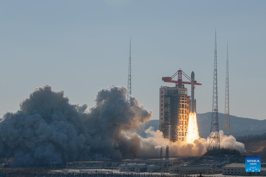 China successfully launches new satellite group