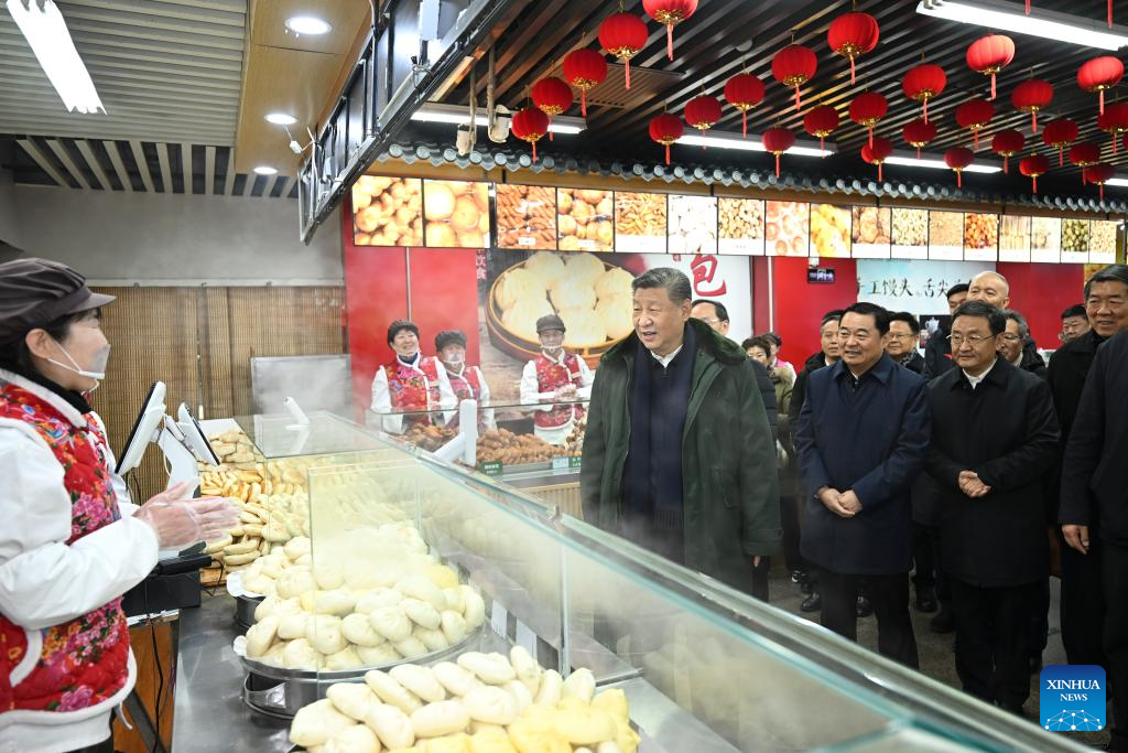 Xi inspects Spring Festival market supply