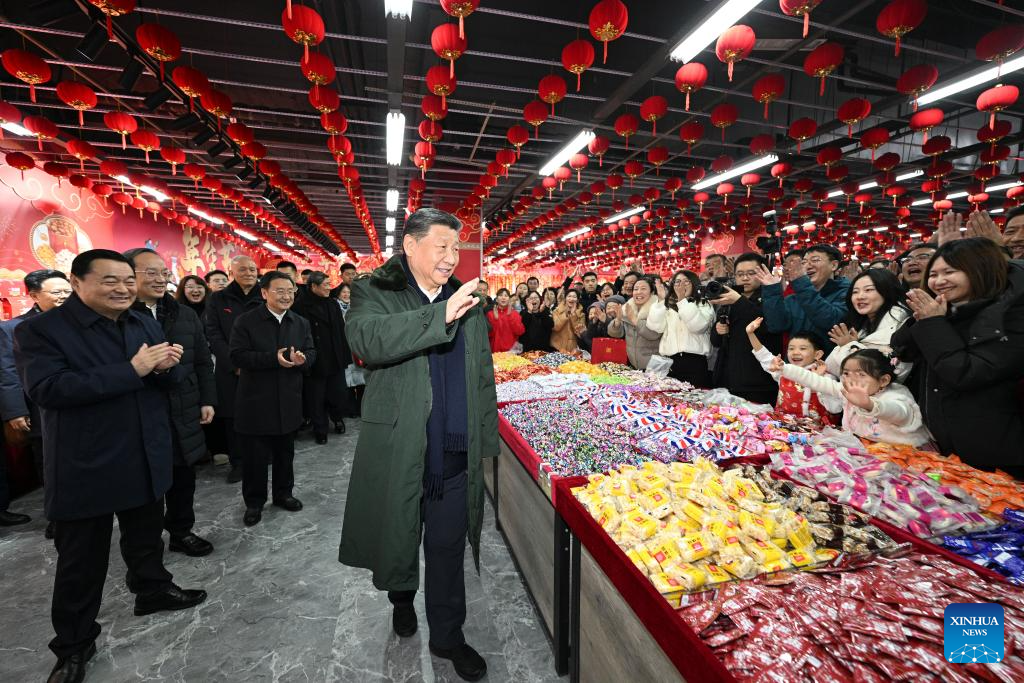 Xi inspects Spring Festival market supply