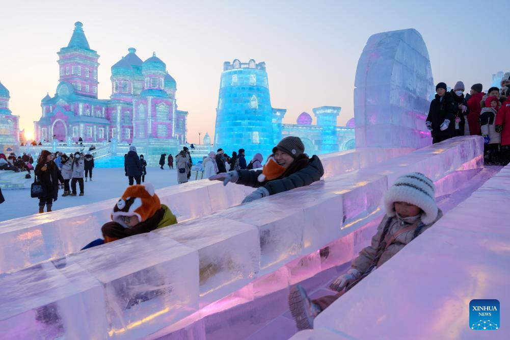 Harbin Ice-Snow World receives more than 2 million visitors in over one month