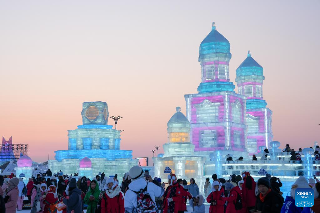 Harbin Ice-Snow World receives more than 2 million visitors in over one month