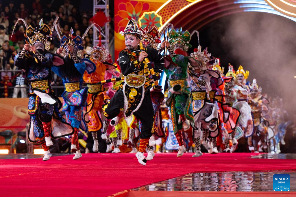 Parade held to mark Chinese New Year in Macao