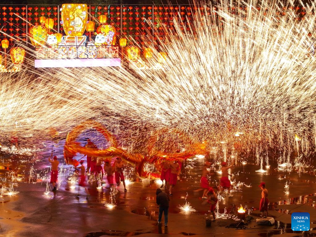 Tongliang Dragon Dance staged in SW China's Chongqing